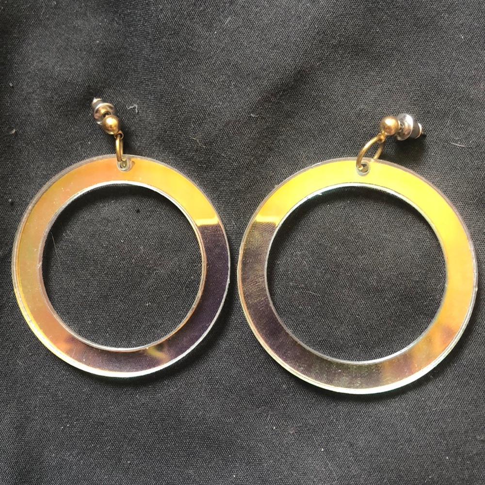 ISLYNY Acrylic Iridescent Hoops